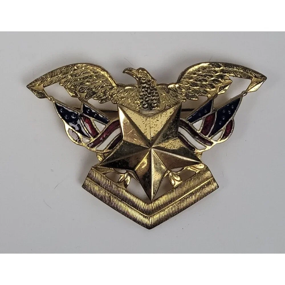 Vintage WWII Era Officer Cap Eagle Painted Sweetheart Pin - Picture 1 of 2